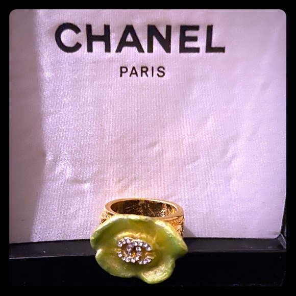 Chanel camellia green & gold ring 100% auth! - Picture 1 of 8